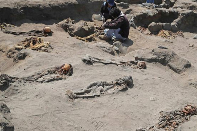 Ditemukan Kuburan Massal Terbesar Dunia di Peru | International - Gatra