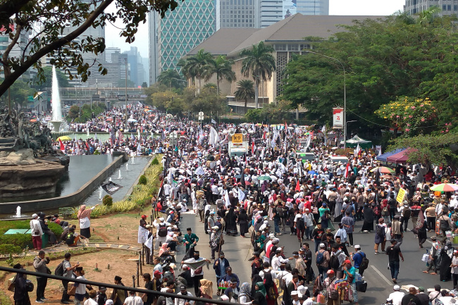 Masa Aksi Mujahid 212 Teriakan Yel Jokowi Mundur | Politik - Gatra